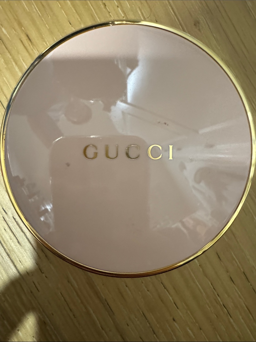 Gucci Mattifying Face Powder with 18-Hour Wear